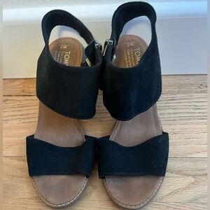 Toms Black and Brown Sandals Comfortable Casual Footwear